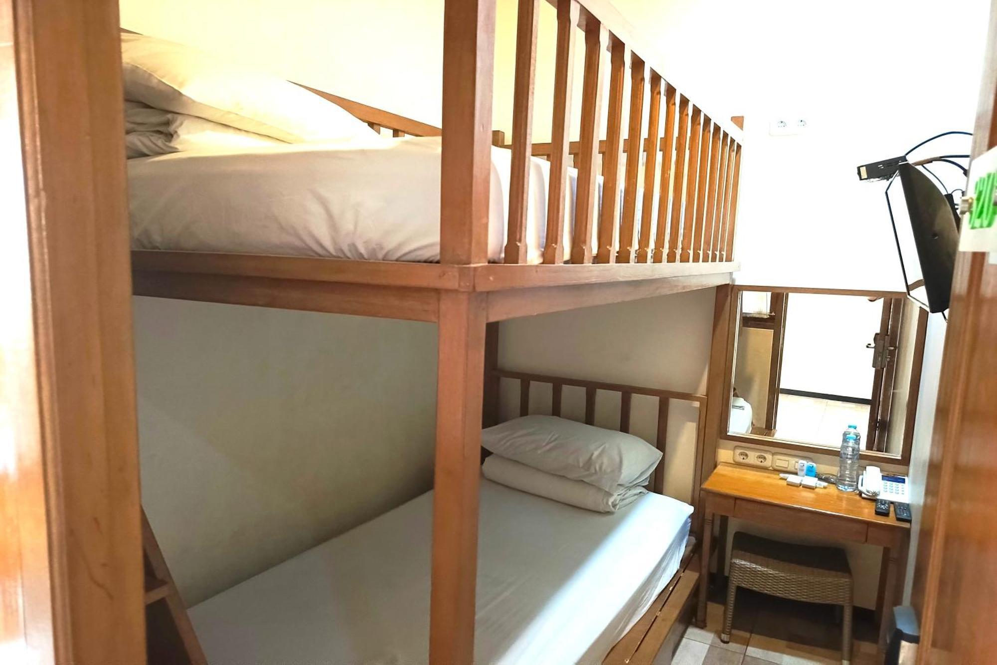 Java Capsule Hotel Маланг Екстер'єр фото