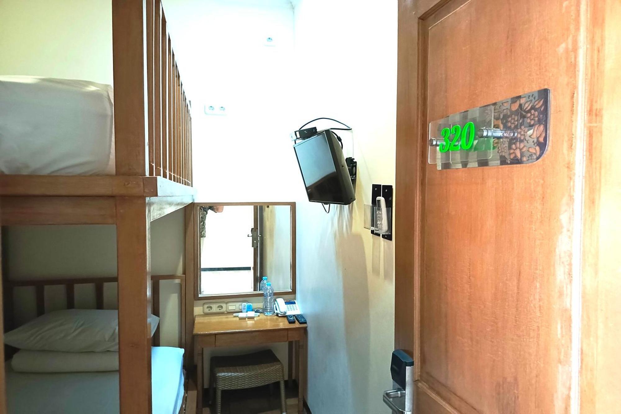 Java Capsule Hotel Маланг Екстер'єр фото